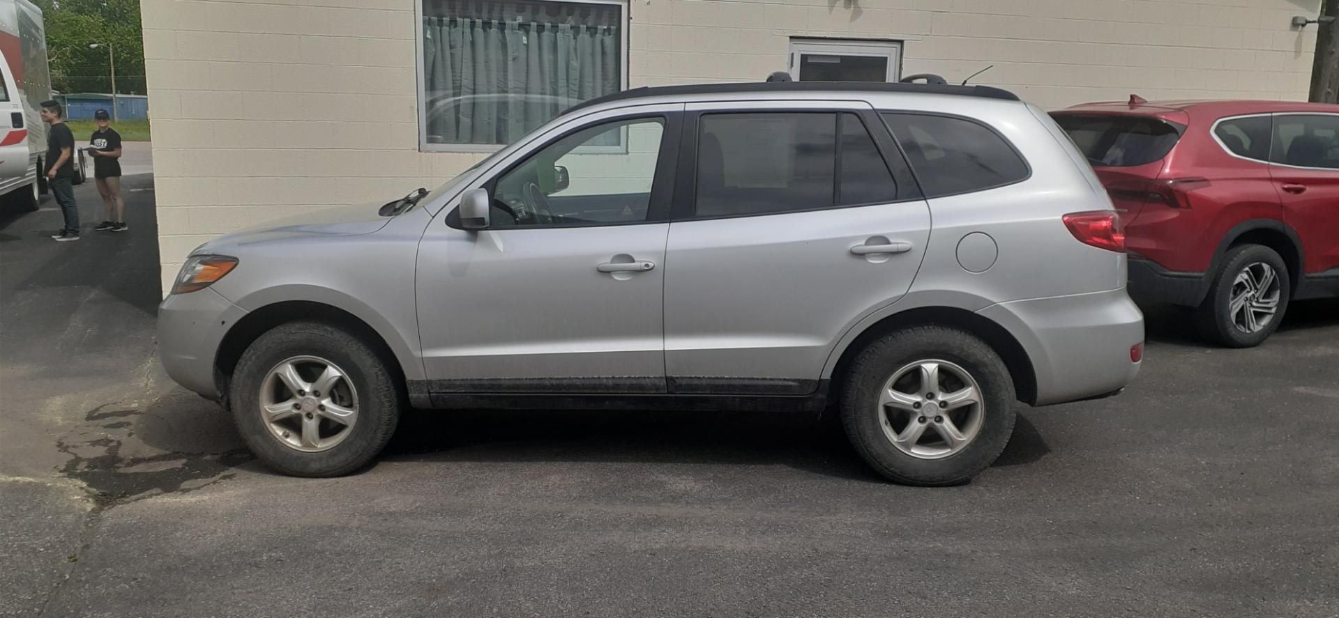 2008 Hyundai Santa Fe GLS AWD (5NMSG73D88H) with an 2.7L V6 DOHC 24V engine, located at 2015 Cambell Street, Rapid City, SD, 57701, (605) 342-8326, 44.066433, -103.191772 - CARFAX AVAILABLE - Photo#0